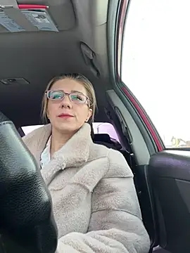 Lusi Luxary online show from March 9, 2025, 5:00 am