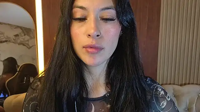 Isabella Collen v online show from July 9, 2026, 1:10 pm