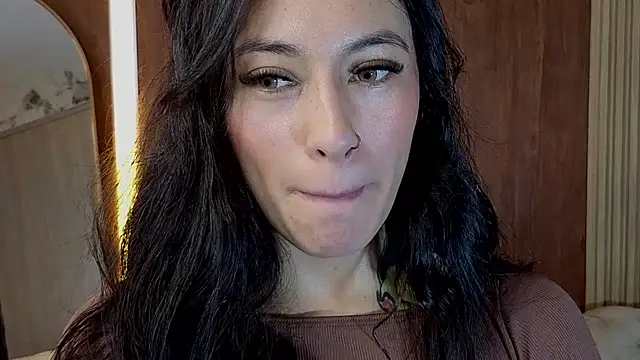 Isabella Collen v online show from July 16, 2026, 1:08 pm