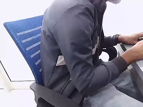 rahulkajuuu0909 online show from December 18, 2025, 6:07 am