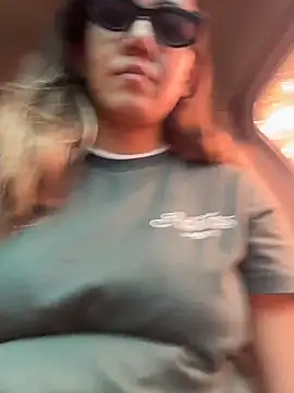 natashaleightt online show from April 4, 2026, 6:47 pm