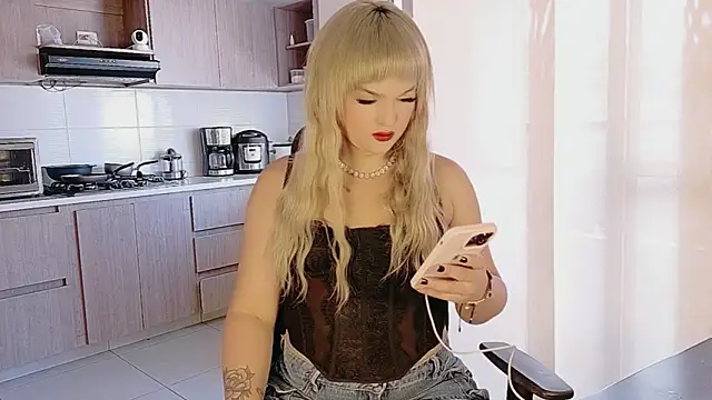 ScarletThompsonx online show from June 20, 2026, 9:31 pm
