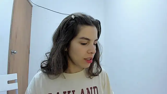 jessyegoldenn online show from April 9, 2026, 12:23 am