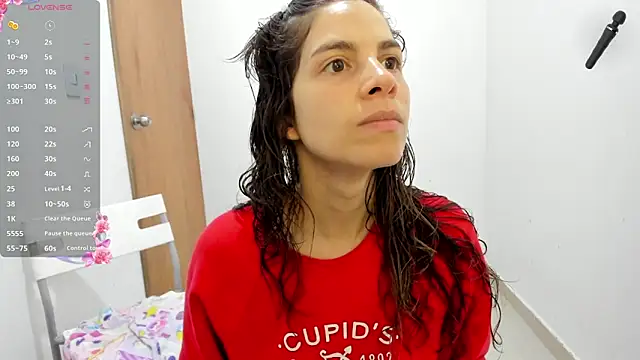 jessyegoldenn online show from April 16, 2026, 5:25 pm