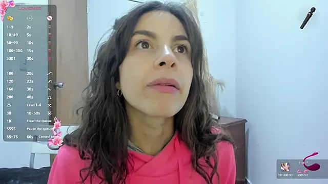 Snapshot of jessyegoldenn chatting on February 8, 2026, 7:00 pm jessyegoldenn online show from February 8, 2026, 7:00 pm