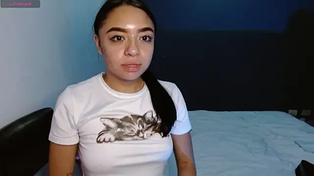 Snapshot of hellokitty__valery chatting on September 24, 2025, 1:35 am hellokitty  valery online show from September 24, 2025, 1:35 am