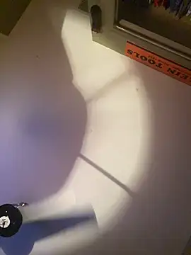 Polaroid White online show from October 29, 2025, 7:51 am