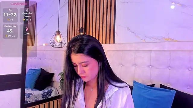 Madyson18 online show from April 18, 2026, 11:56 am