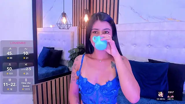 Madyson18 online show from April 24, 2026, 12:07 pm