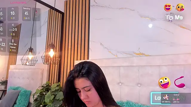Madyson18 online show from June 24, 2026, 12:04 pm