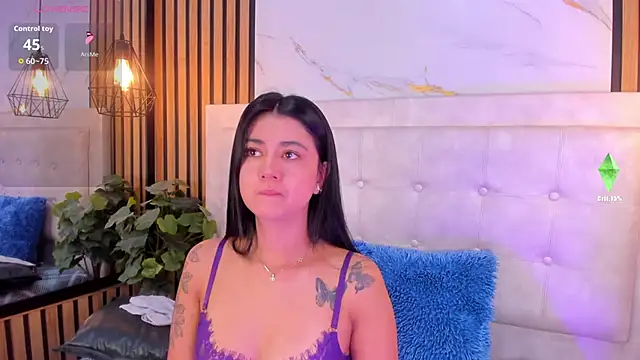 Madyson18 online show from June 3, 2026, 11:33 am