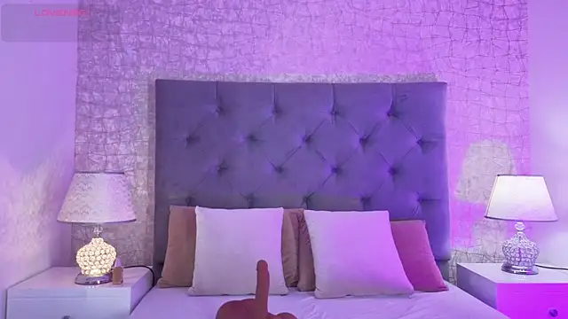 ChloeMoon9 online show from February 18, 2026, 12:23 pm