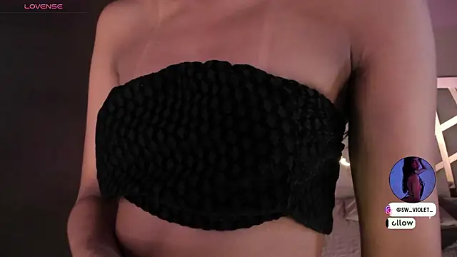 sweetviolet   online show from March 16, 2026, 12:31 pm