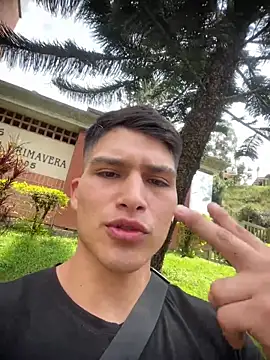 Snapshot of MaxxxSteil chatting on March 13, 2025, 6:45 pm MaxxxSteil online show from March 13, 2025, 6:45 pm