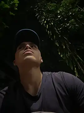 Snapshot of MaxxxSteil chatting on March 4, 2025, 11:54 pm MaxxxSteil online show from March 4, 2025, 11:54 pm