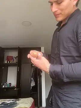 Snapshot of MaxxxSteil chatting on November 1, 2025, 4:23 pm MaxxxSteil online show from November 1, 2025, 4:23 pm