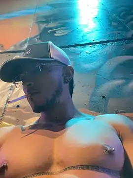 Snapshot of MaxxxSteil chatting on March 18, 2025, 12:40 am MaxxxSteil online show from March 18, 2025, 12:40 am