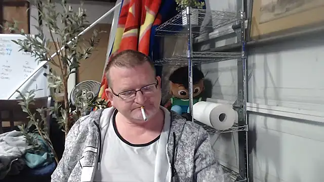 Randomoldguy615 online show from March 9, 2025, 1:25 am