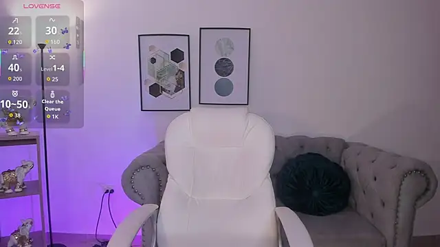 Ivyy Moon  online show from December 23, 2025, 4:45 am