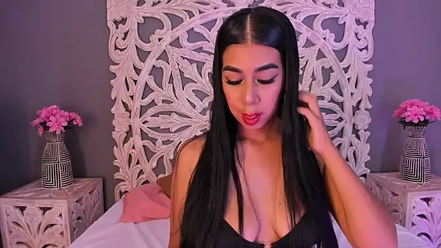 AnnieGibbyns online show from November 23, 2025, 2:38 pm