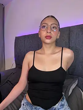 Dirty-Bunnyyy online show from April 3, 2026, 4:52 am