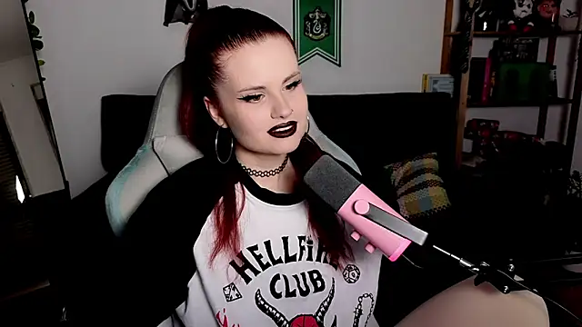 Della Ideal online show from November 30, 2025, 6:09 pm