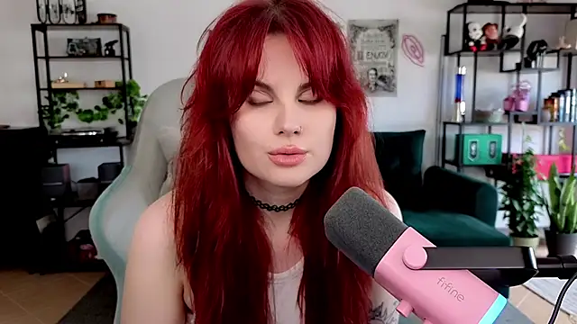 Snapshot of Della_Ideal chatting on May 15, 2026, 10:02 am Della Ideal online show from May 15, 2026, 10:02 am