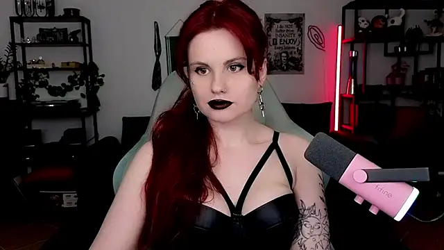 Snapshot of Della_Ideal chatting on May 31, 2026, 6:09 pm Della Ideal online show from May 31, 2026, 6:09 pm
