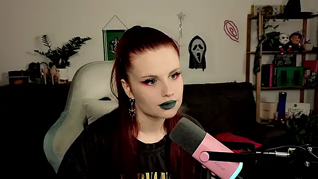 Della Ideal online show from December 21, 2025, 6:09 pm