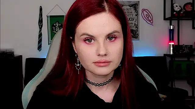 Snapshot of Della_Ideal chatting on March 17, 2026, 6:22 pm Della Ideal online show from March 17, 2026, 6:22 pm