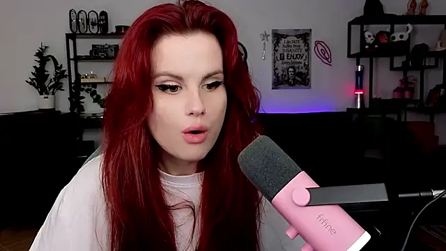 Snapshot of Della_Ideal chatting on March 31, 2026, 5:04 pm Della Ideal online show from March 31, 2026, 5:04 pm