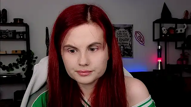 Snapshot of Della_Ideal chatting on March 25, 2026, 7:02 pm Della Ideal online show from March 25, 2026, 7:02 pm