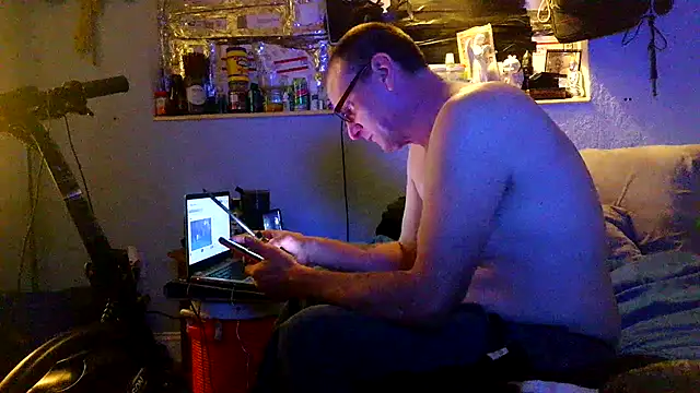 Snapshot of PornStro921 chatting on April 4, 2026, 8:43 am PornStro921 online show from April 4, 2026, 8:43 am