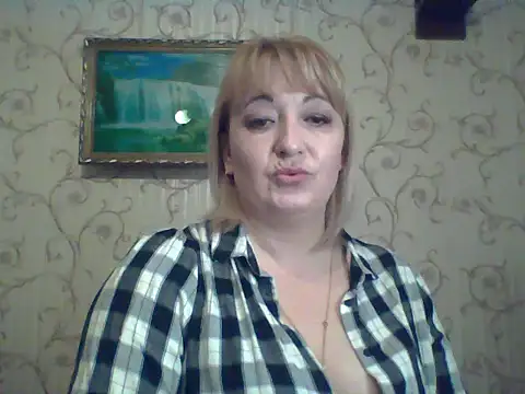 Snapshot of ArielXLoveresss chatting on March 16, 2025, 8:10 am ArielXLoveresss online show from March 16, 2025, 8:10 am