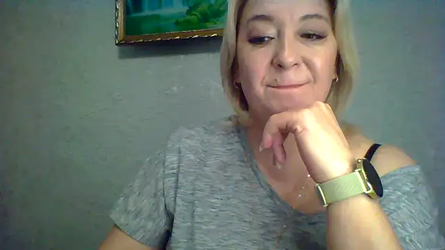Snapshot of ArielXLoveresss chatting on October 5, 2025, 7:10 am ArielXLoveresss online show from October 5, 2025, 7:10 am