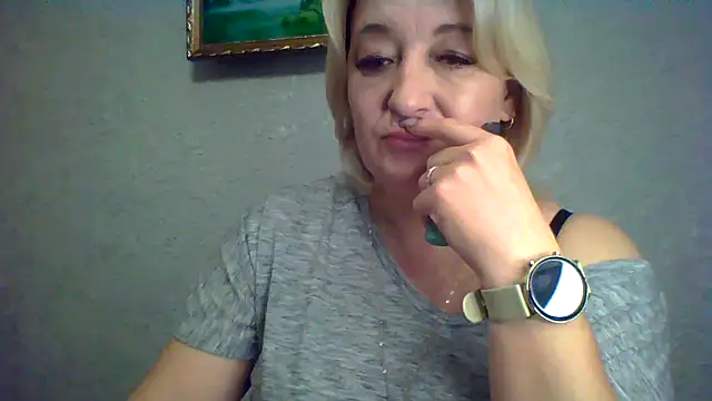 Snapshot of ArielXLoveresss chatting on October 4, 2025, 9:00 am ArielXLoveresss online show from October 4, 2025, 9:00 am