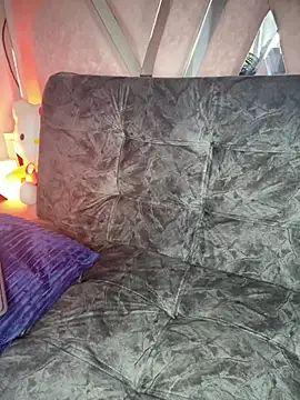 GirlPiscis online show from March 10, 2025, 5:39 pm