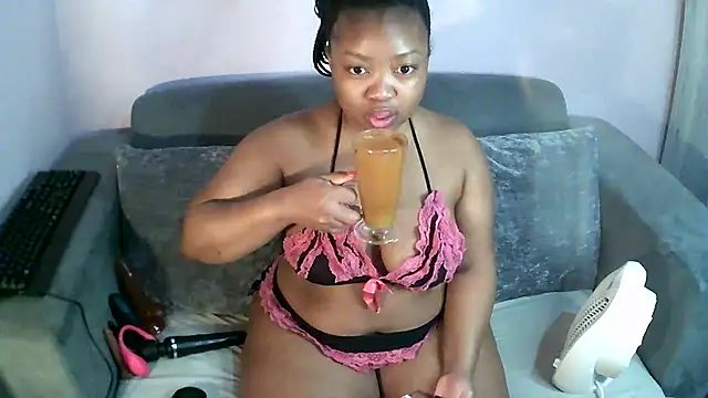 SEXYASSTINAXXX online show from July 25, 2026, 5:26 am