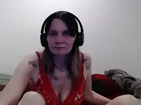 Hotmodel1984 online show from May 21, 2026, 4:21 am