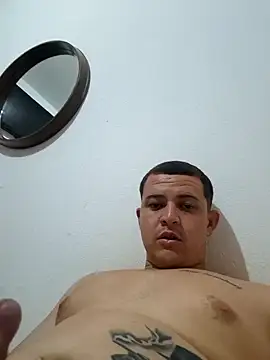 comcoroas online show from March 19, 2025, 11:14 pm