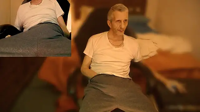 maxdaddy690 online show from January 5, 2025, 9:14 pm