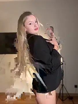 Snapshot of AngelicaaHeaven chatting on October 18, 2025, 10:01 pm AngelicaaHeaven online show from October 18, 2025, 10:01 pm