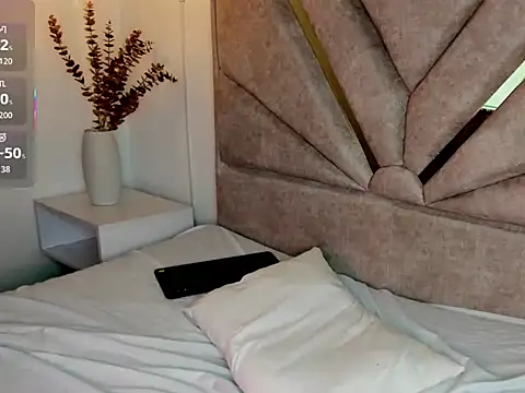 Sofiacortes1 online show from October 3, 2025, 1:12 pm