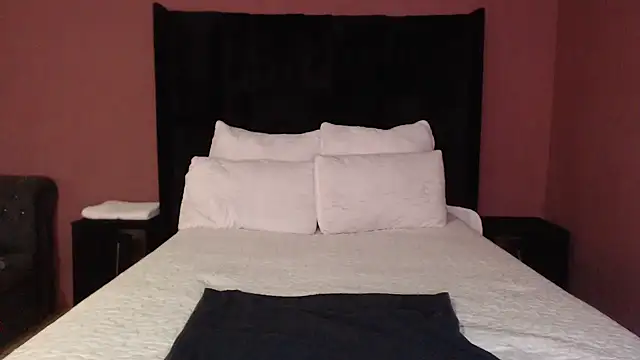 xMiAmor online show from April 4, 2026, 11:17 am