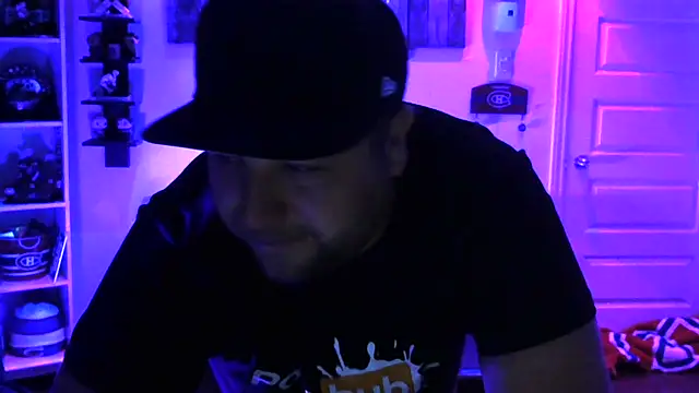 Snapshot of MickDollz chatting on February 26, 2025, 5:24 am MickDollz online show from February 26, 2025, 5:24 am