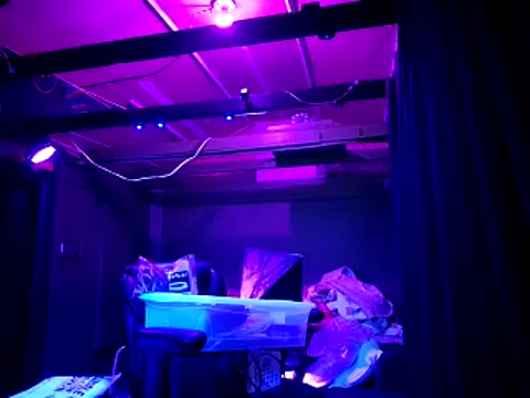 Snapshot of MickDollz chatting on October 29, 2025, 7:40 am MickDollz online show from October 29, 2025, 7:40 am