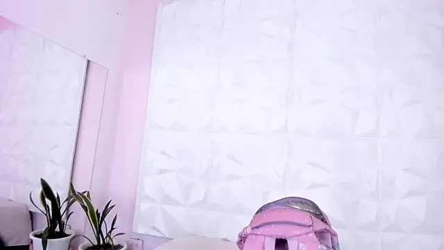 Valeriagomez  online show from October 28, 2025, 12:15 pm