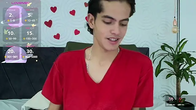 Snapshot of Maximoherrera_16 chatting on April 15, 2026, 4:44 pm Maximoherrera 16 online show from April 15, 2026, 4:44 pm