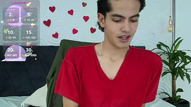 Maximoherrera 16 online show from April 18, 2026, 1:24 pm