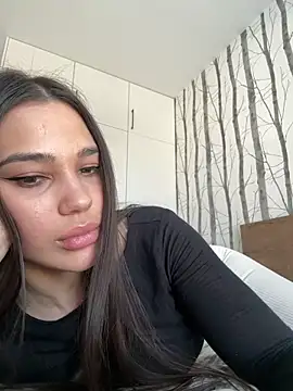 Tris Darsy online show from March 18, 2025, 1:34 pm